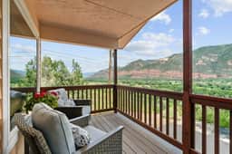 Creekside Valley View Guesthouse