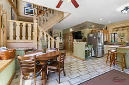 Hidden Valley Farmhaus Retreat - Image 5