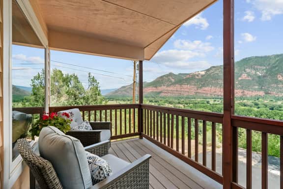 Creekside Valley View Guesthouse