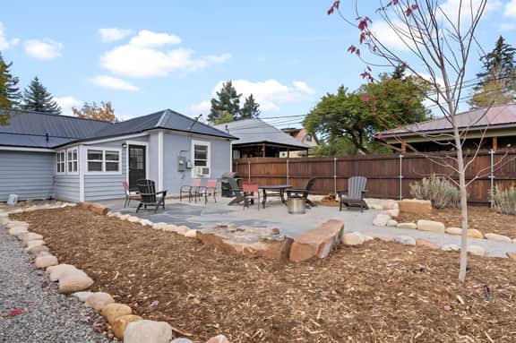 5th Avenue Cottage - Image 2