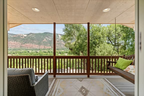 Creekside Valley View Guesthouse